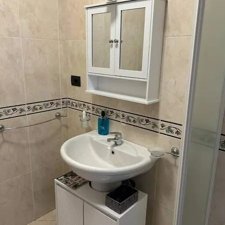Roma Est *